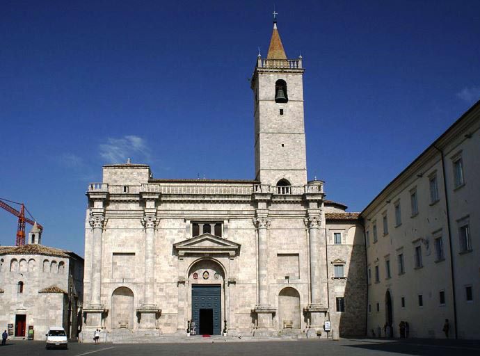 Piazza Arringo, vista sul Duomo