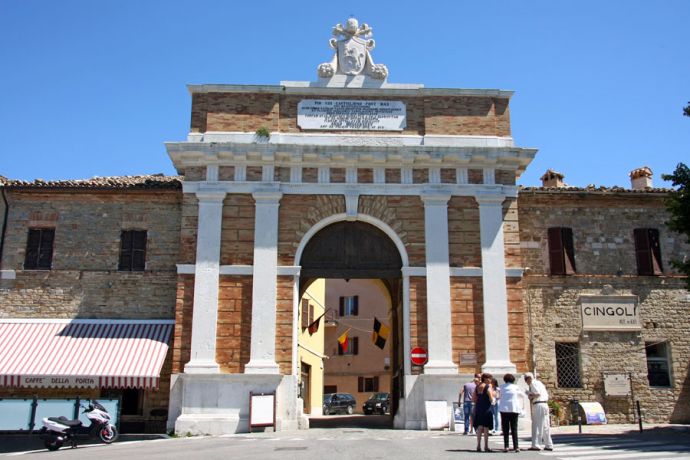 Cingoli, porta di accesso al borgo