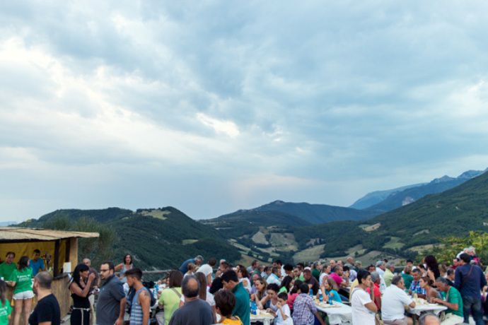 Panorama da Montalto di Cessapalombo durante la sagra di fine estate