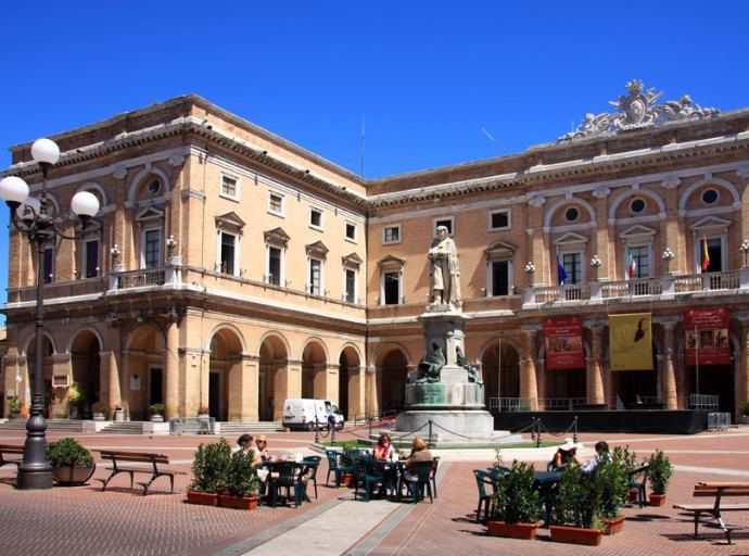 Piazza Leopardi