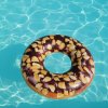Ciambella gonfiabile a forma di cioccolata in piscina.